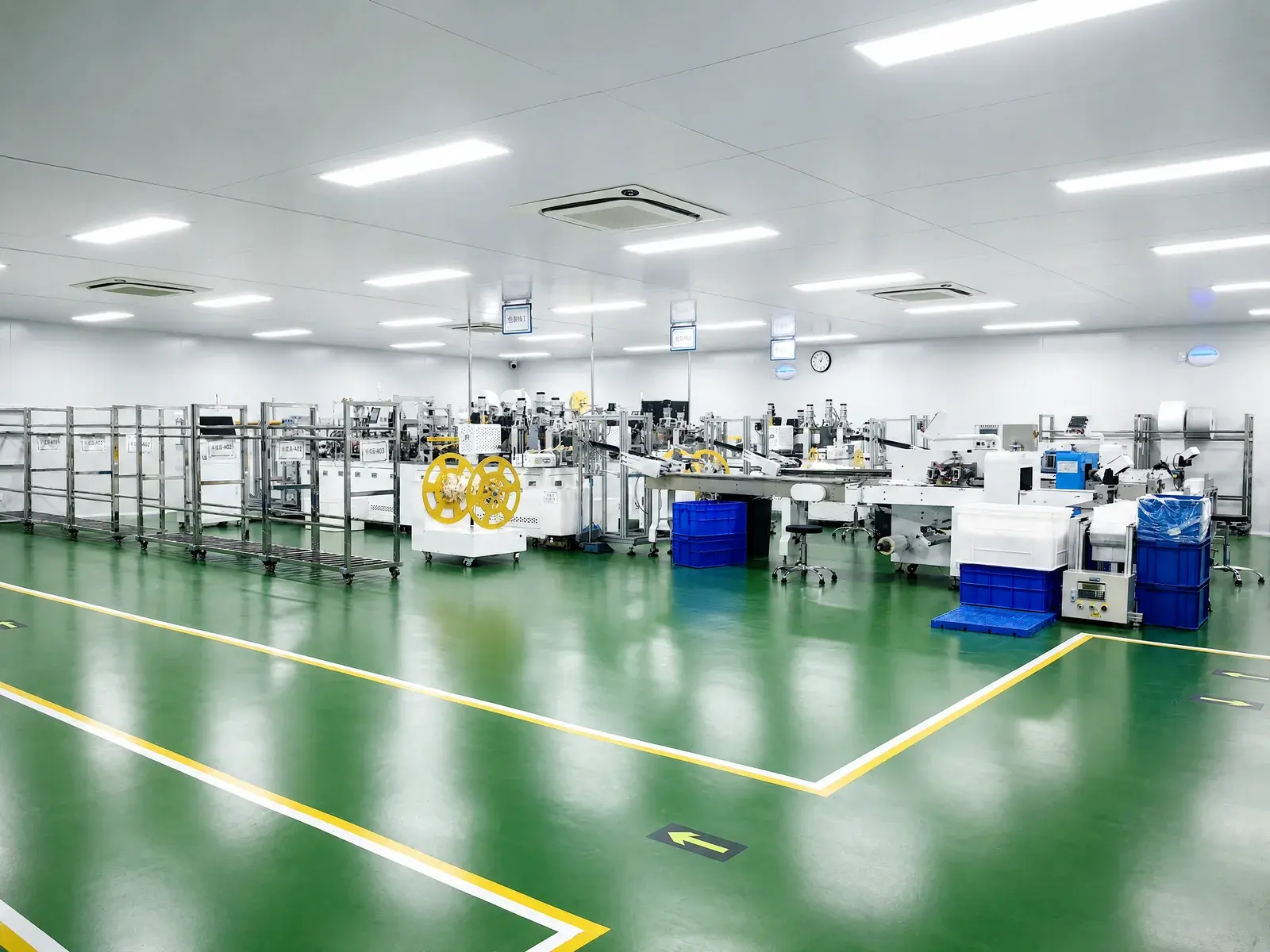 Automated mask production equipment in the Dalian cleanroom