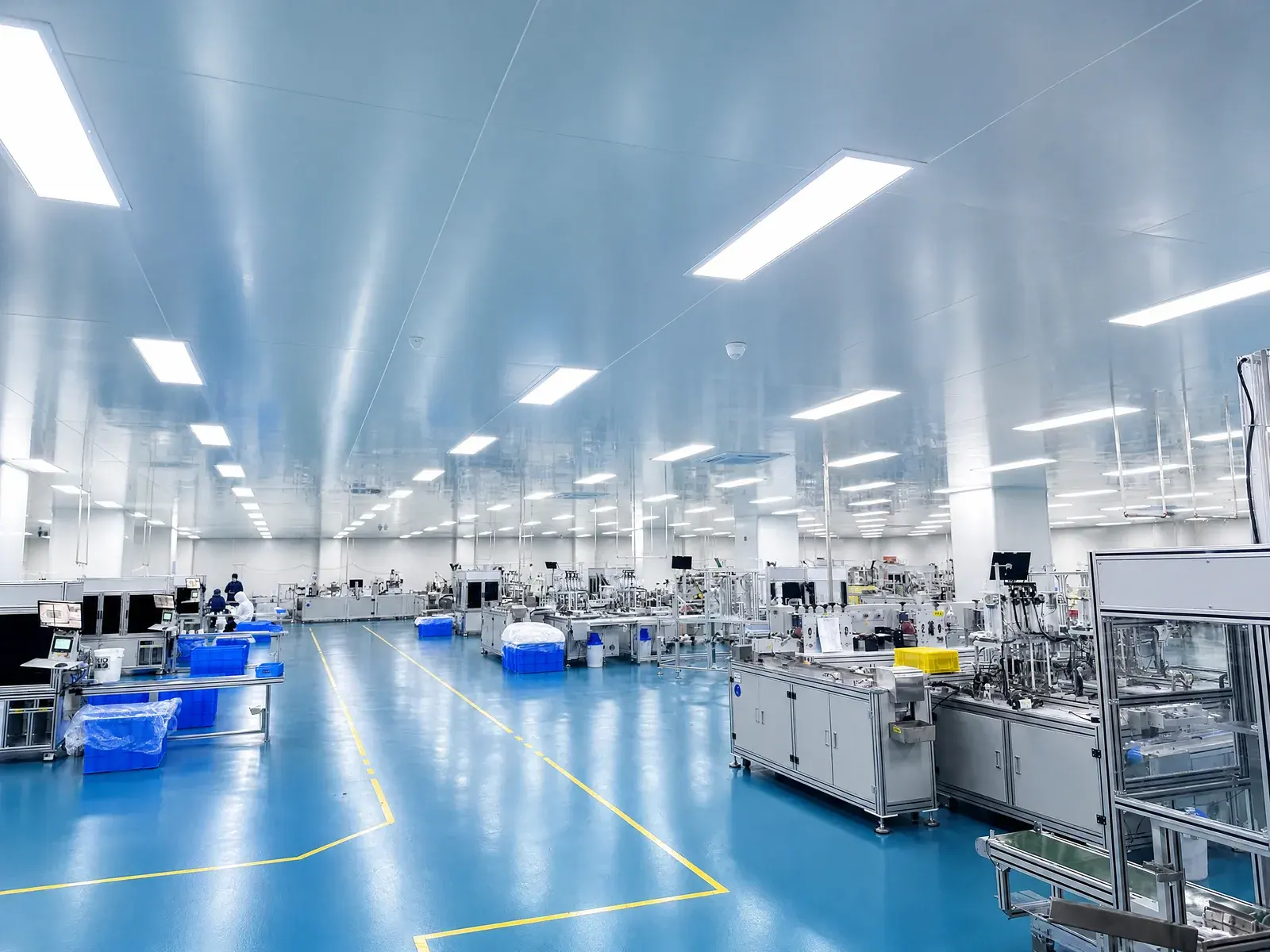 Production floor inside the Wuxi nonwoven fabric factory