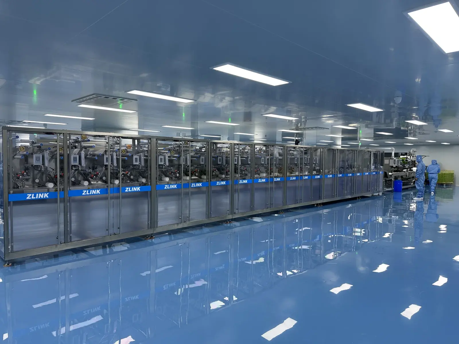 Automated wet wipes production lines inside the purified workshop
