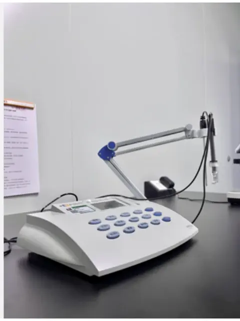 Laboratory conductometer