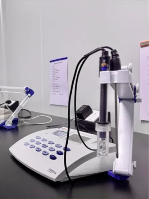 Laboratory pH tester